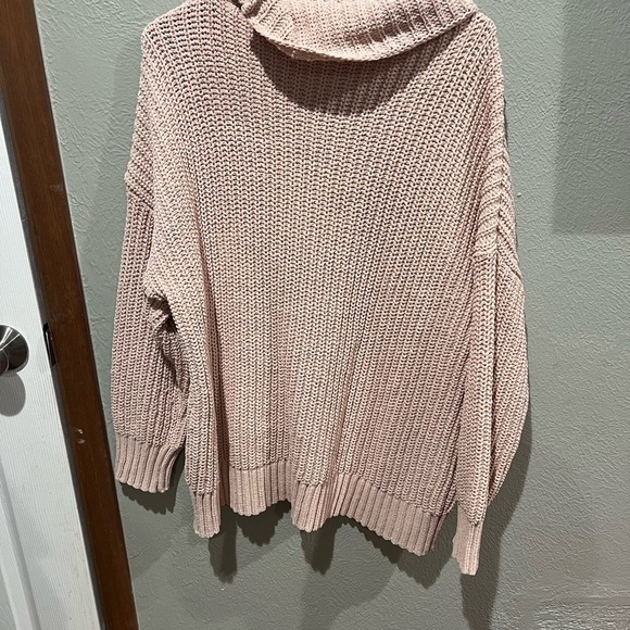 Aerie Cozy Pink Chenille Like Material Oversized Sweater Size M EUC - Picture 3 of 3